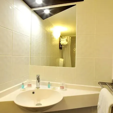 Hotel Brit Hotel Confort Lyon Dardilly 2*